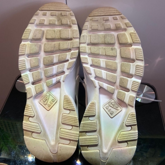 SOLD!! Nike Air Huarache - Picture 4 of 5